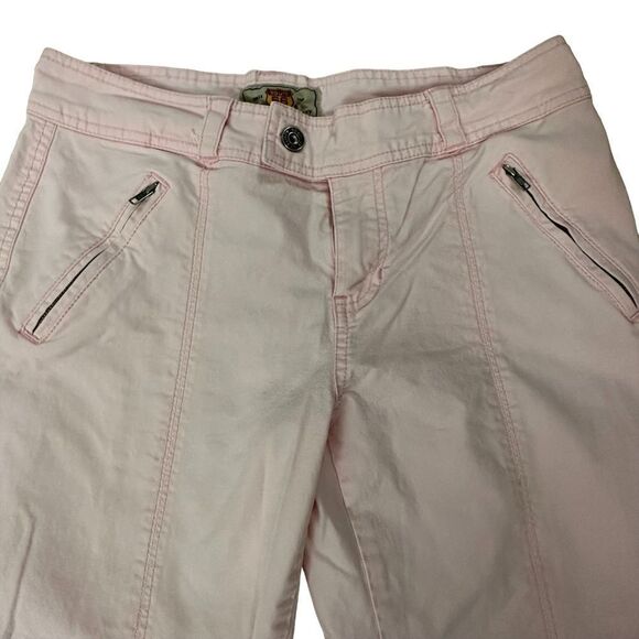 Route 66 ~ Womens Pink Capri Pants ~ size 10 ~ Button detailing on Pant legs - Picture 3 of 12